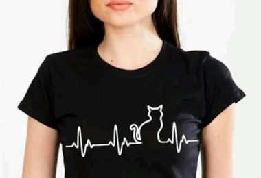 tricou cu ritm cardiac si pisica